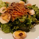 栄夏 - お皿にあけたジャーサラダのアップ