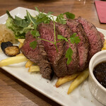 北の国バル - 北海道十勝　彩美牛のガーリックステーキ　1,180円