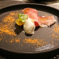 オステリア ブッビーノ - カプレーゼ