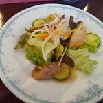 Riyon - スモークチキンのサラダ