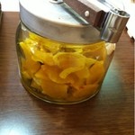 元町通り3丁目 - 定休日ごとに漬物を変えてるとか。すごいね