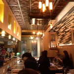 フォカッチャディレッコ500 - 店内の雰囲気。和の要素を取り入れつつ、ハイセンスなイタリア空間は別世界！