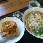 Maru Yoshi - うどん大盛+海鮮揚げ+山菜