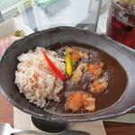 Maru cafe - 五穀米の島根牛ビーフカレーでした