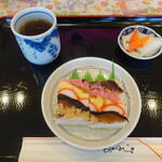 農家のレストラン  うのみ - 押し寿司(130円×2個)