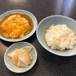 Rairai Ken - ラーメン定食(小ライス・味玉・漬物)