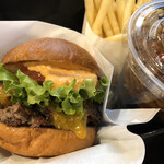 HENRY'S BURGER Akihabara - 