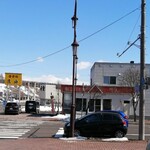 大鵬 - 左はあんかけ焼きそばの有名店「盧山」さん