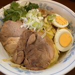 らーめん 陸 - まぜそば（950円）