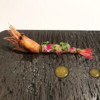 ジョンティ アッシュ - アミューズブーシェ（富山の甘エビ、レモン）