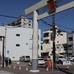 田代 - 鳥居の奥にある駐車場