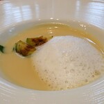 ルアン 神戸迎賓館 - あわわ～ でクリーミーなポタージュに、焼いた？香ばしいキャベツが合う～