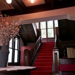 ルアン 神戸迎賓館 - 赤い絨毯が敷かれた階段がすてき！