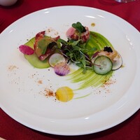 ルアン 神戸迎賓館 - 前菜（カナダ産活オマール海老と色鮮やかなラディッシュ キャビアのアクセント）