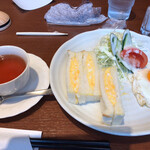 Kafe Yoshino - 一つ食べてから、思い出して写真撮りました。