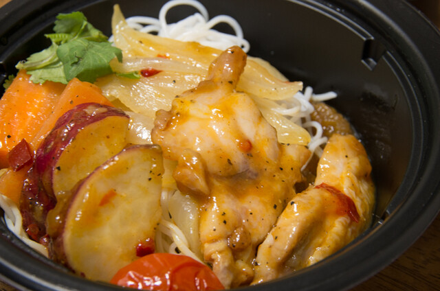 Asian Sarada Yugou Ginza Mitsukoshi Ten photo 2