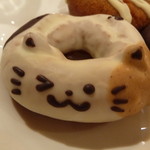 フロレスタ ＪＲ大久保駅前店 - ネコ