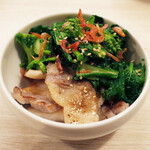 トンテキ食堂8 - 菜の花と塩豚の炒め(450円)