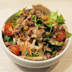 トンテキ食堂8 - チャーシュー肉サラダ(500円)