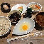 OSOZAI+バル 美濃味匠 - 烏骨鶏卵かけご飯(600円)