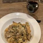 ナナイロパスタ - パスタ「ゴロゴロきのこと４種のガルガネッリのクリームパスタ」