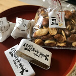 老松園 - 満月が、看板商品の様です。