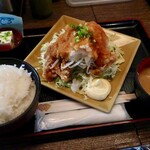 鳥一代 - 若鶏の唐揚げさっぱりおろしポン酢・ご飯大盛（900円）
            