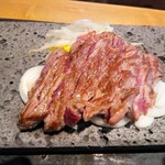 石焼ステーキ贅 - ステーキ（100g）