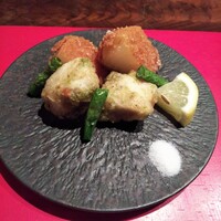 賛否両論 - 鰆のふきのとう天ぷら。新タマネギおかき揚げ