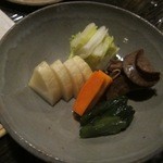 酒盃 - お漬物。いぶりがっこもあります。