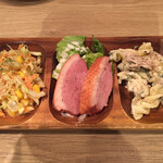 バジェサグラード - アテ盛り三種