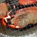 炭火焼肉 安寿園 - 和牛塩タン