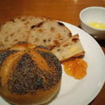 ユーハイム 千駄ヶ谷店 - 上段真ん中グリーンレーズン♪