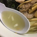 らーめん ★ひばり★ - 南三陸歌津産の初物わかめの塩ホタテ出汁のラーメン　800円