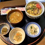 海幸山幸　福っ幸 - 本日の丼ぶり定食(親子丼)　