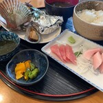 丸魚食堂 - 海鮮セット