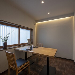 大切な方との特別な日を落ち着いて楽しんでいただける完全個室（～4名様）