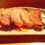 きっちん恒麺いやしや - 黒豚餃子