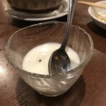 老四川 - 杏仁豆腐