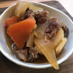 カレーうどん専門　サンビーノ - 日替わり小鉢（この日は肉じゃが）