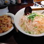 Shanhai Karyuu - 【2020.3.16(月)】本日のランチ①(塩味もやしラーメン＆五目チャーハン)800円