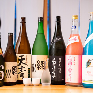 お料理を引き立てる日本酒や焼酎も多彩