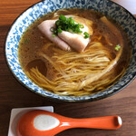 ラーメン イッケン - 鶏だけ取ったしょうゆらーめん！