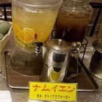 Tai sabai - 右のお水、ハーブ的な香りで良かった