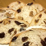 Boulangerie Croute - クルミレーズンの断面