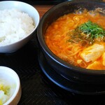カルビ丼とスン豆腐専門店 韓丼 - 見た目は見事なスン豆腐！