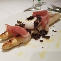 代官山ASO チェレステ 日本橋店 - ロワールのホワイトアスパラガスのソテー ポーチドエッグ パルマ生ハム パルメザンチーズ 黒トリュフ
