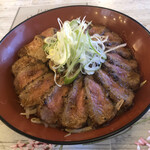 霜降牛ステーキ千 - ステーキ丼 (ご飯少なめ)　¥825
