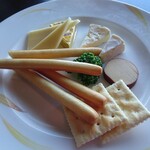 函館山ロープウェイ山頂レストランジェノバ - チーズ盛り合わせ