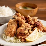 tedukurigyouzatohakatamotsunabehakatabouzu - 醤油唐揚げランチ